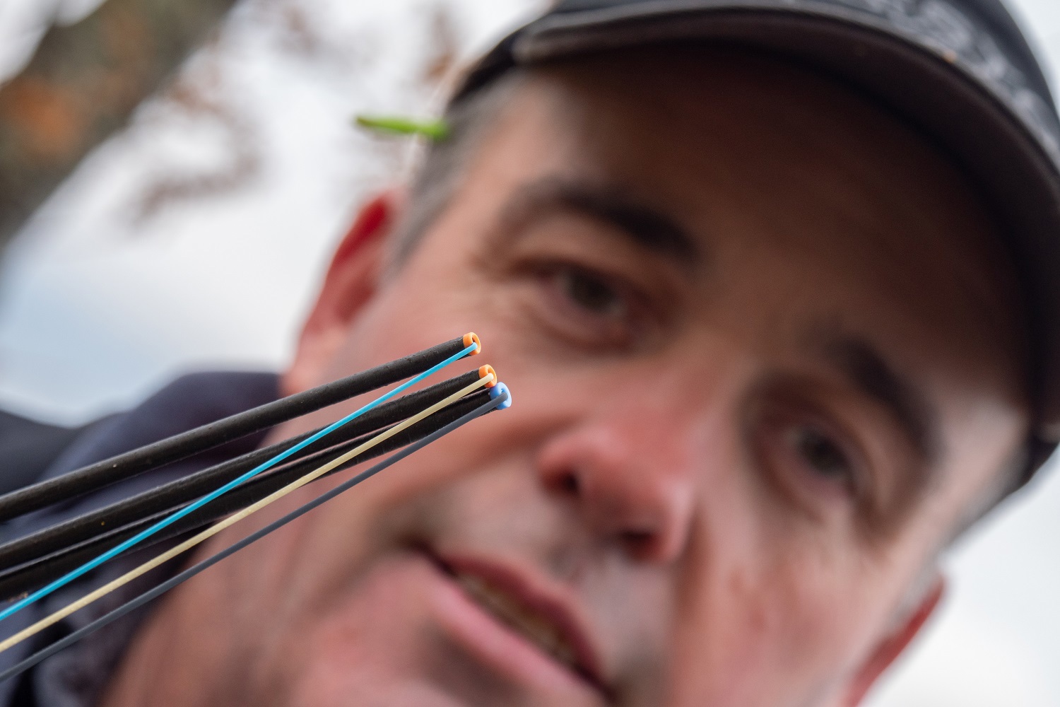 Close picture of the light elastic that Des likes to use