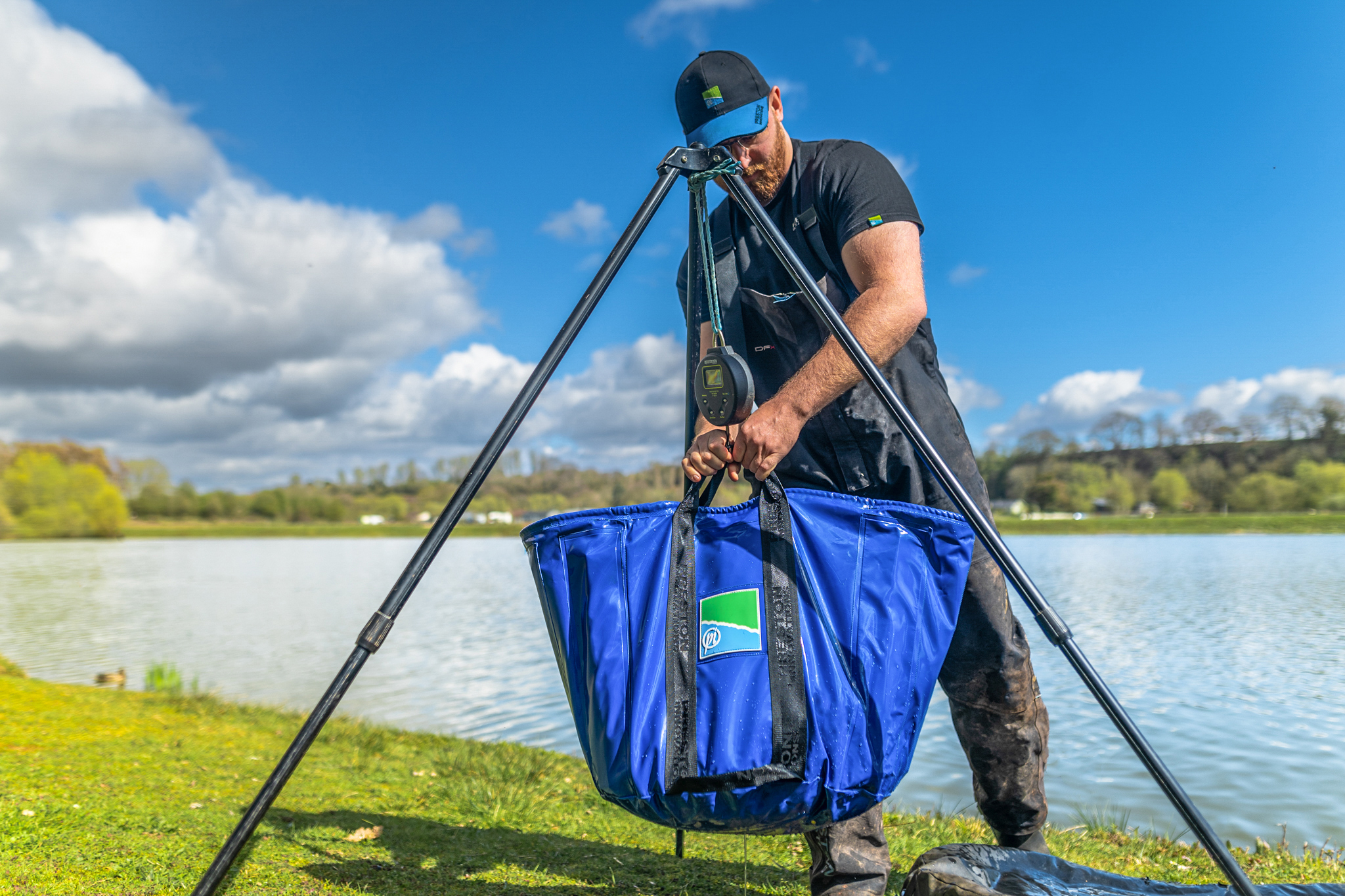 THKFISH Fish Weigh Sling Bag Fishing Unhooking Weigh Sling Bag Digital Scale Protections Mat