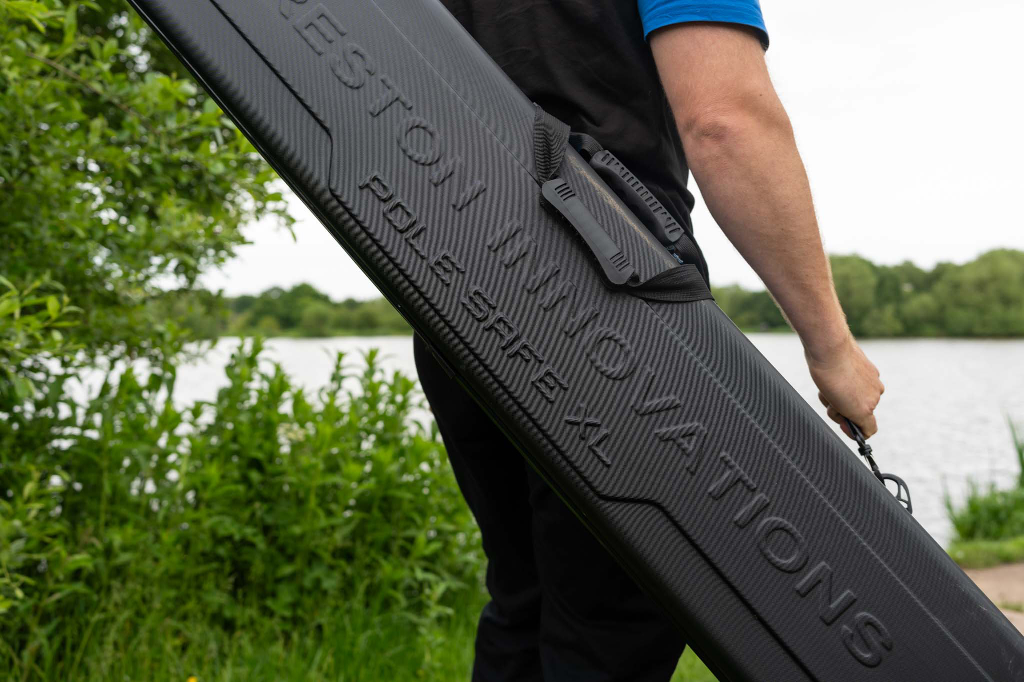 Caja fuerte rígida tipo poste XL