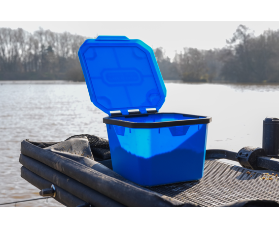 3 Pint Flip Lid Bait Tub